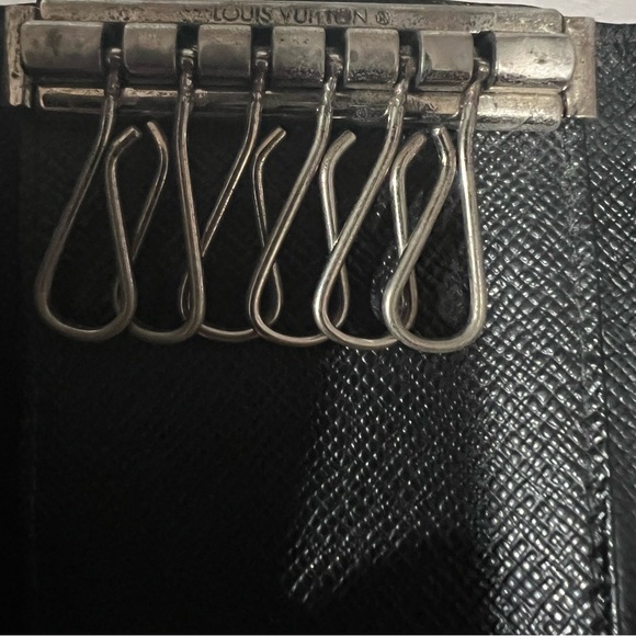 -SOLD Louis Vuitton 6 key & card holder Authentic - Picture 2 of 6